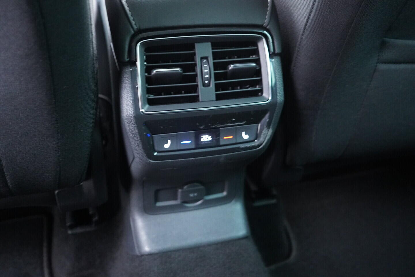 OV190V11012_38.webp_KAROQ Style 2.0 TDI 110 kW automat, DPH