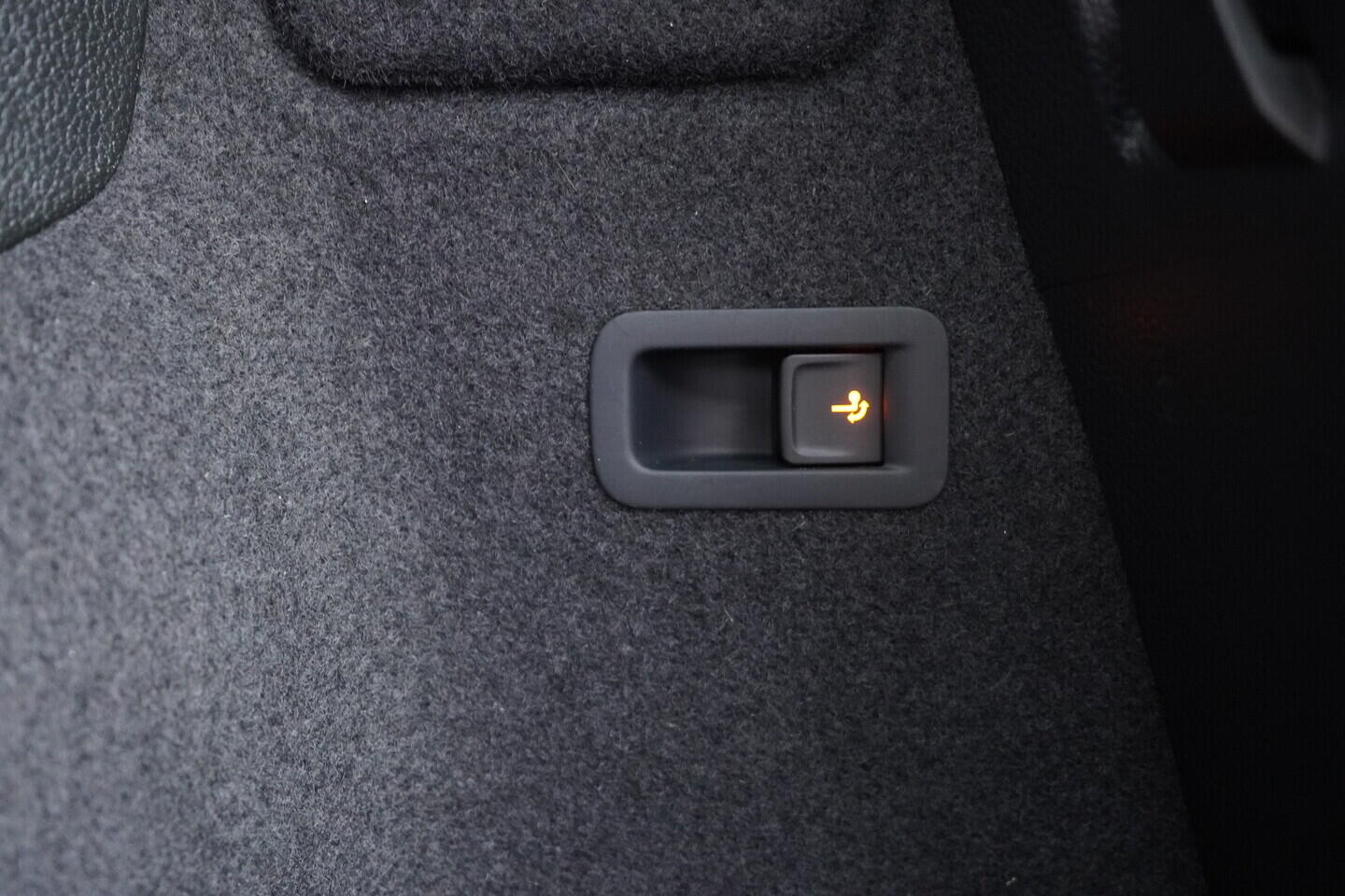 OV190V11012_41.webp_KAROQ Style 2.0 TDI 110 kW automat, DPH