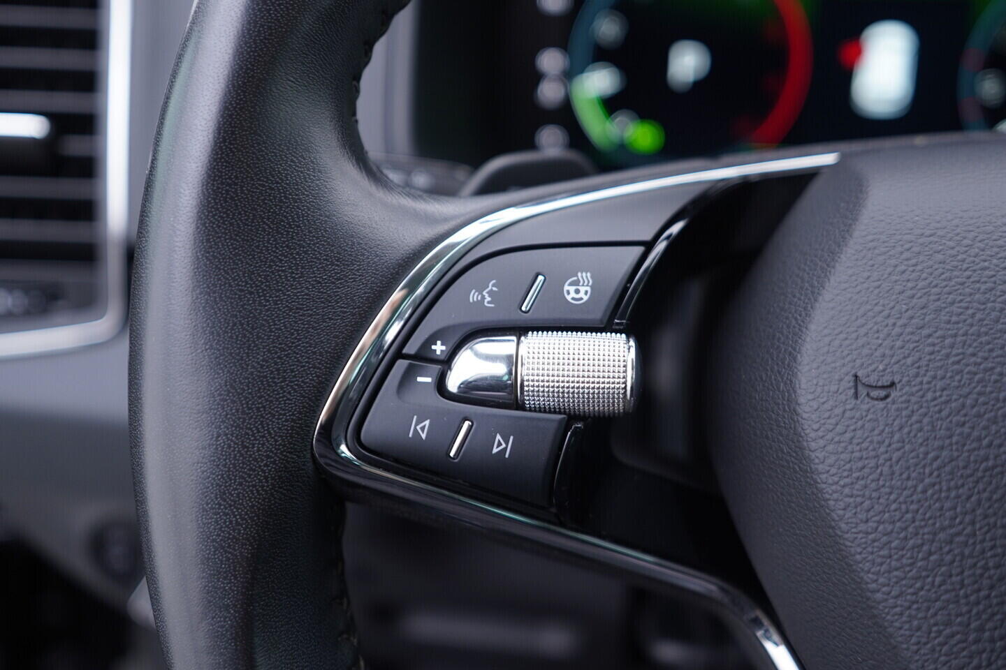 OV190V11014_25.webp_KAROQ Style 2.0 TDI 110 kW automat, DPH