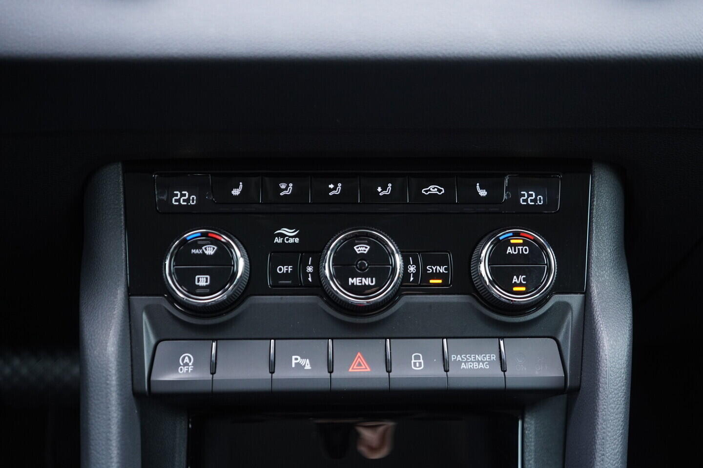 OV190V11014_34.webp_KAROQ Style 2.0 TDI 110 kW automat, DPH