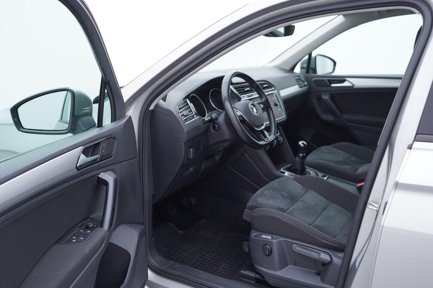 OV190V11016_18.webp_TIGUAN  1.4 TSI 92 kW manuál, DPH