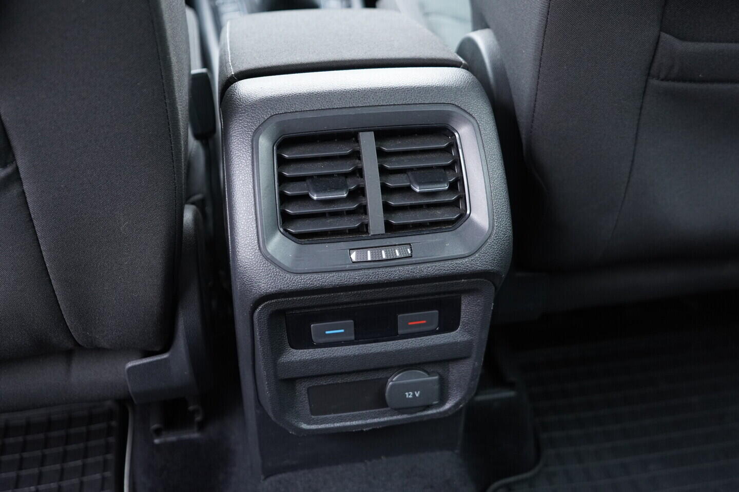 OV190V11016_35.webp_TIGUAN  1.4 TSI 92 kW manuál, DPH