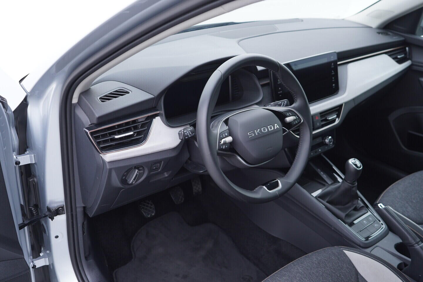 OV190V11018_21.webp_SCALA Selection 1.5 TSI 110 kW manuál, DPH