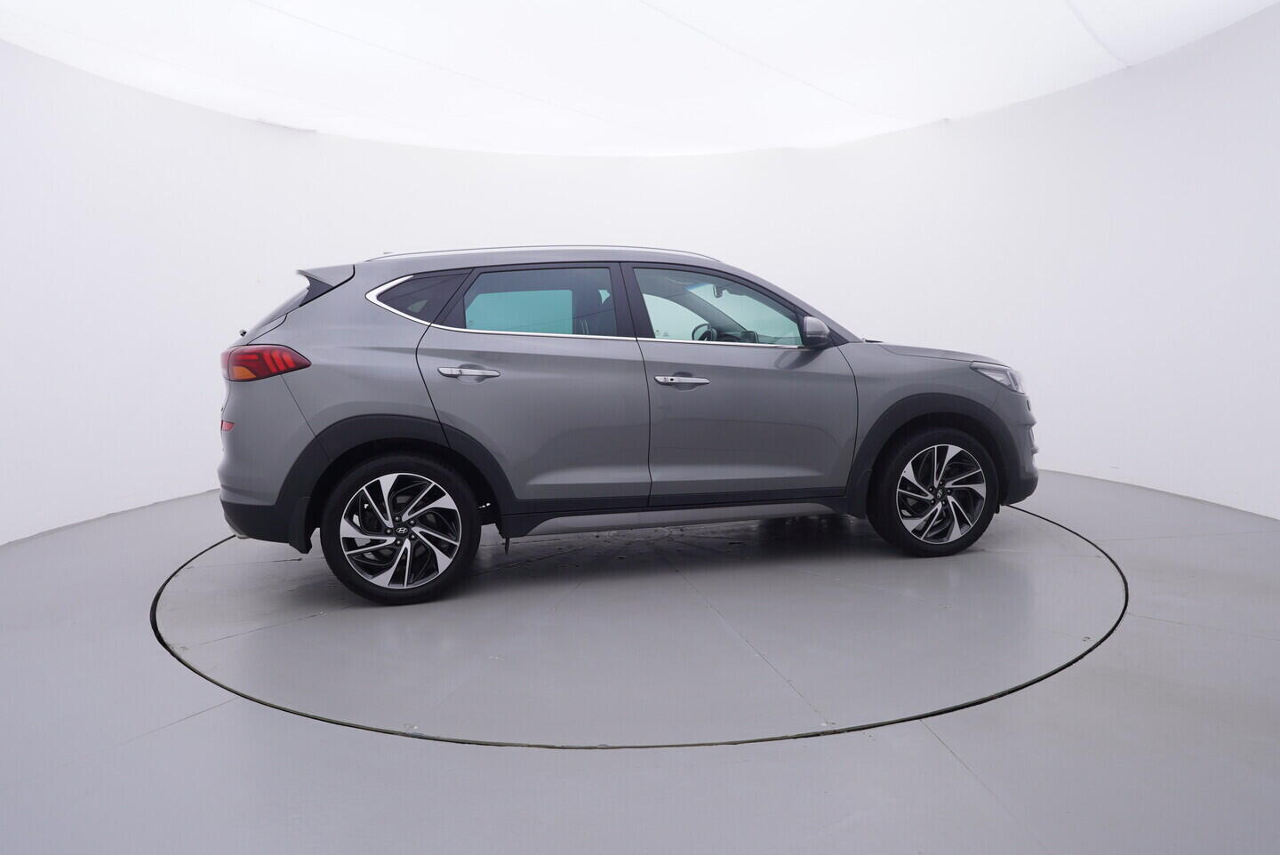 OV190V11021_15.webp_TUCSON Premium 2.0  136 kW manuál