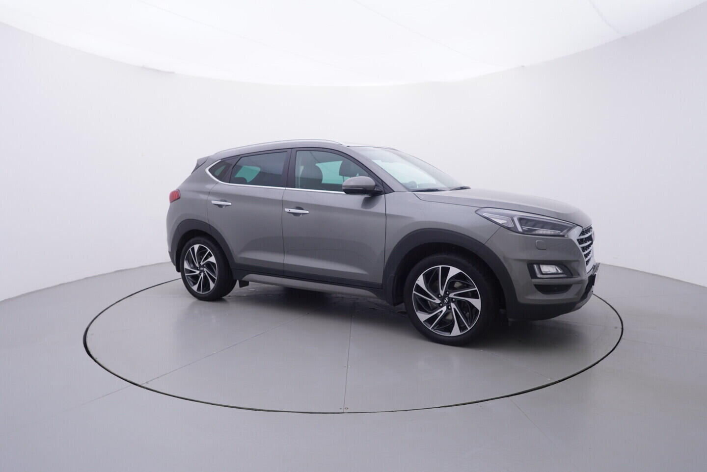 OV190V11021_16.webp_TUCSON Premium 2.0  136 kW manuál