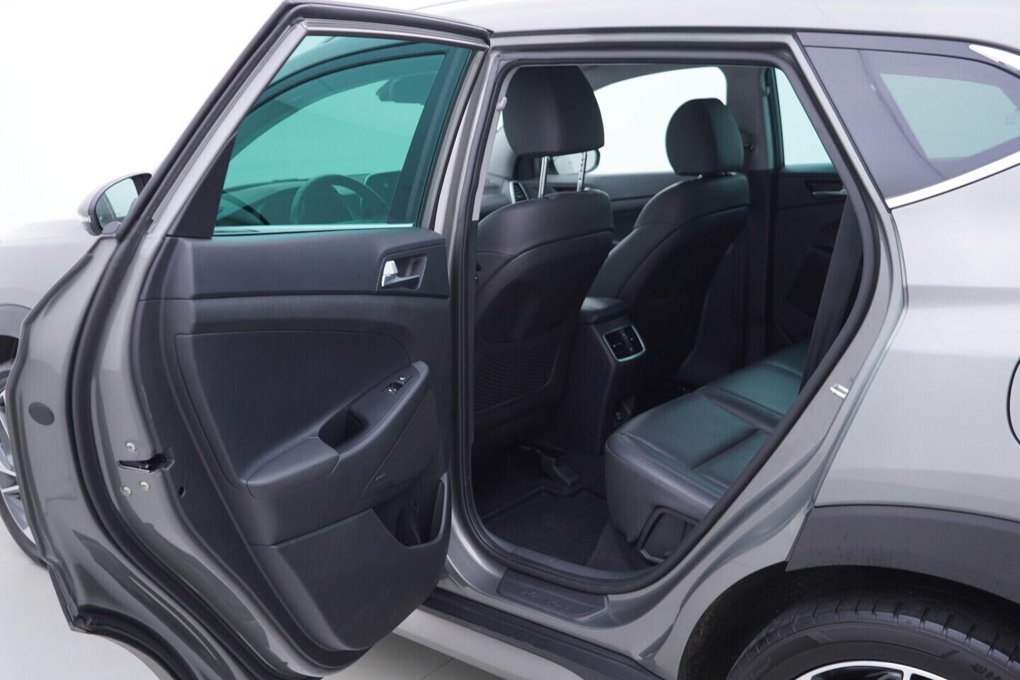 OV190V11021_34.webp_TUCSON Premium 2.0  136 kW manuál