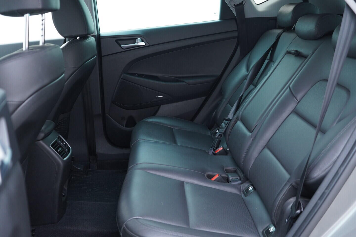 OV190V11021_37.webp_TUCSON Premium 2.0  136 kW manuál