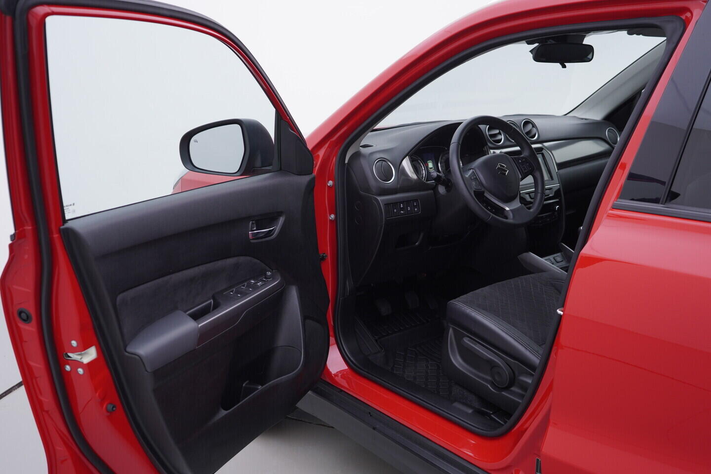 OV190V11024_18.webp_VITARA  1.4 Booster Jet 95 kW manuál