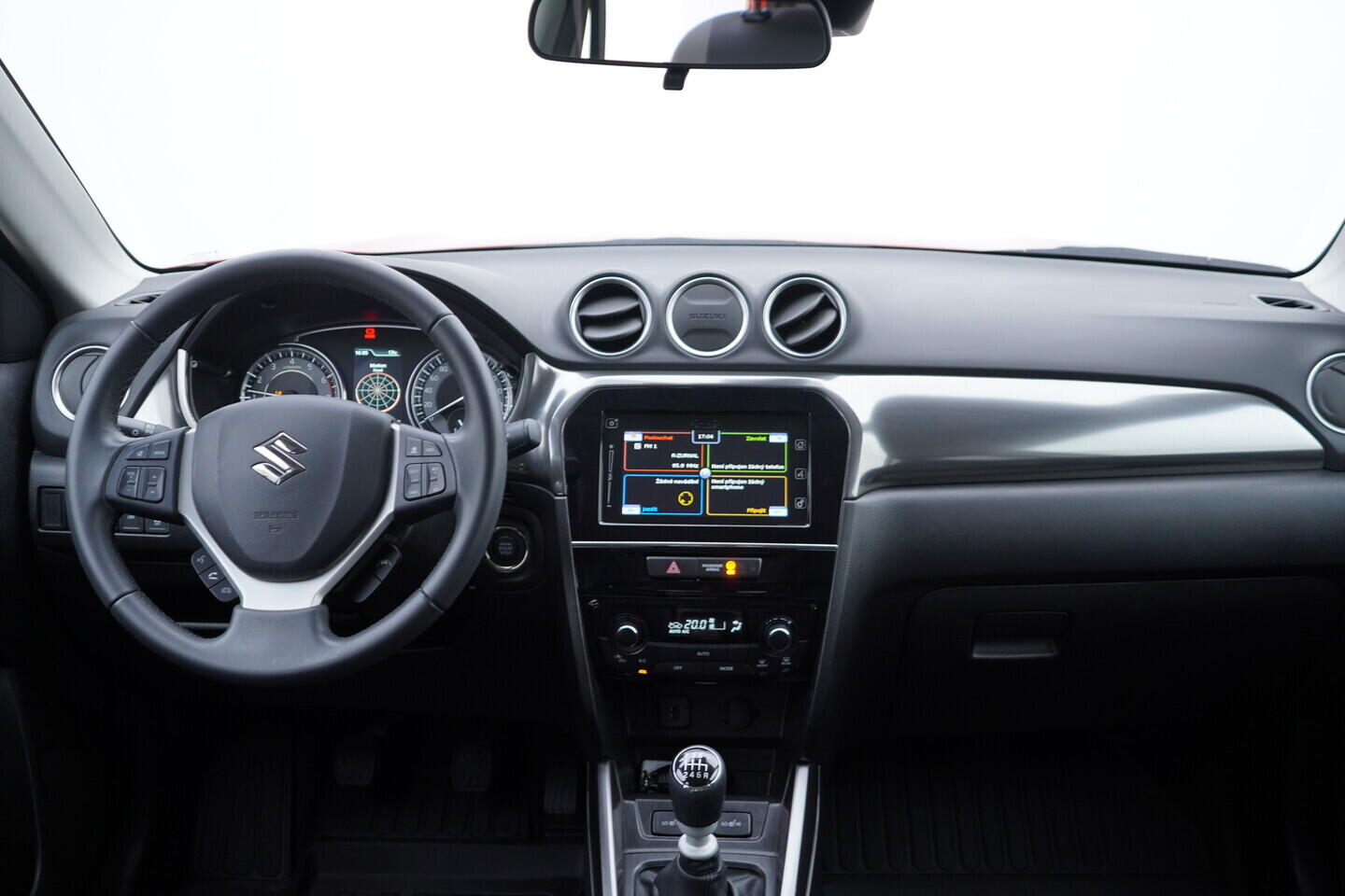 OV190V11024_25.webp_VITARA  1.4 Booster Jet 95 kW manuál