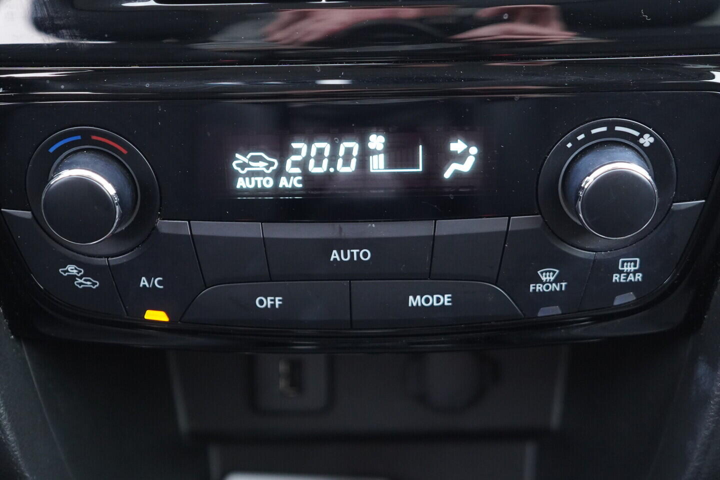 OV190V11024_30.webp_VITARA  1.4 Booster Jet 95 kW manuál