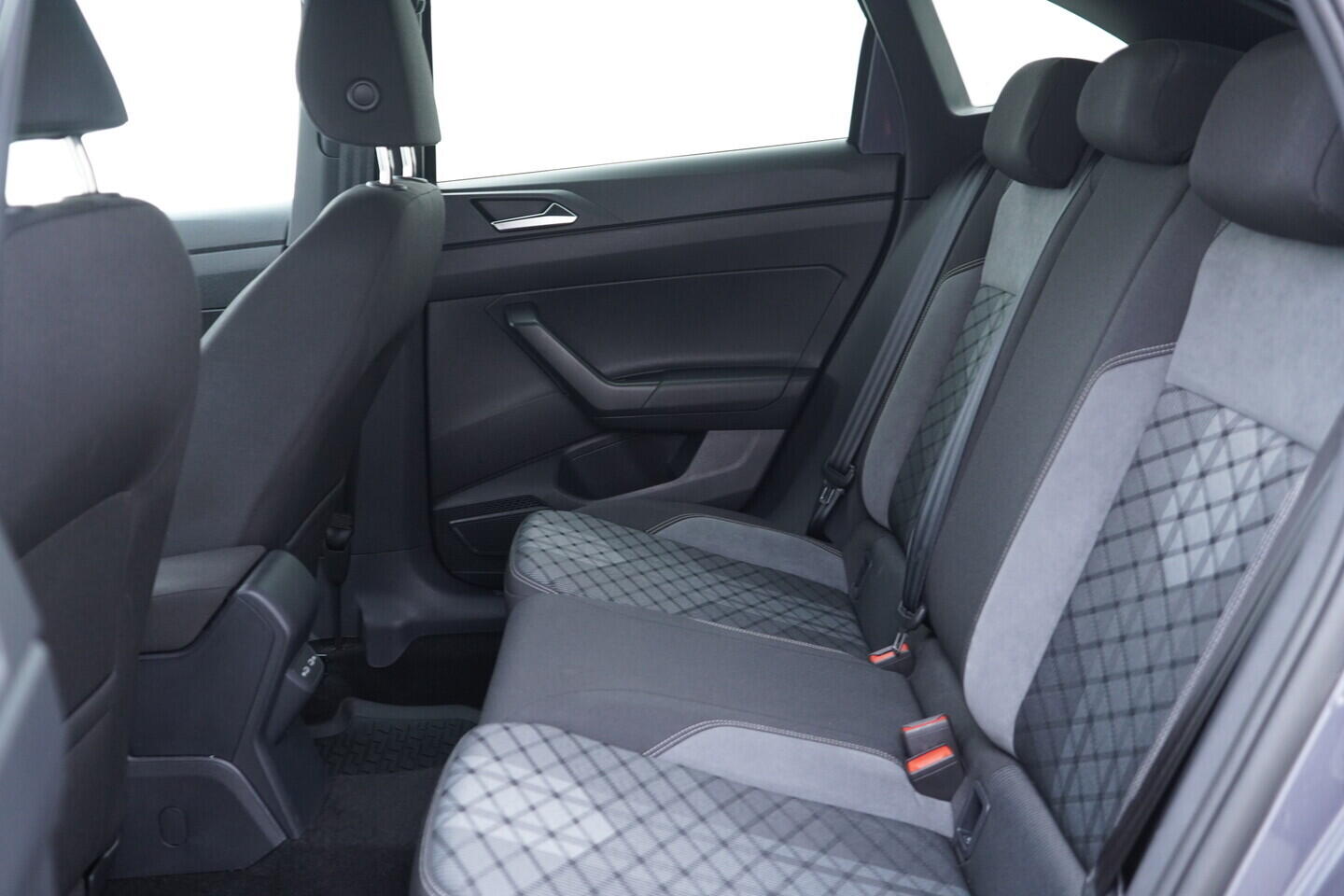 OV190V11025_34.webp_TAIGO R-line 1.5 TSI 110 kW automat, DPH