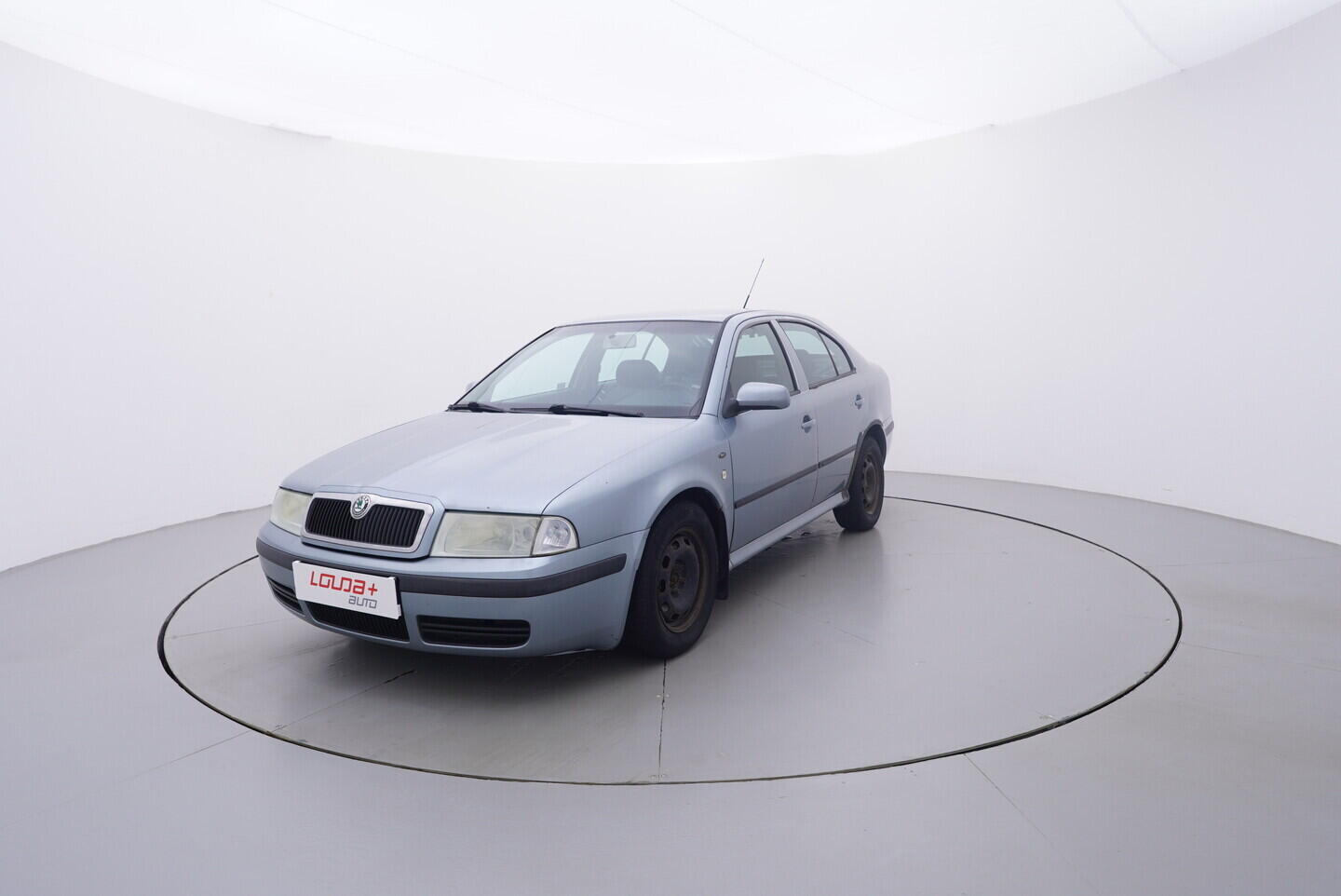 OV190V11026_10.webp_OCTAVIA Elegance 1.9 TDI 81 kW manuál