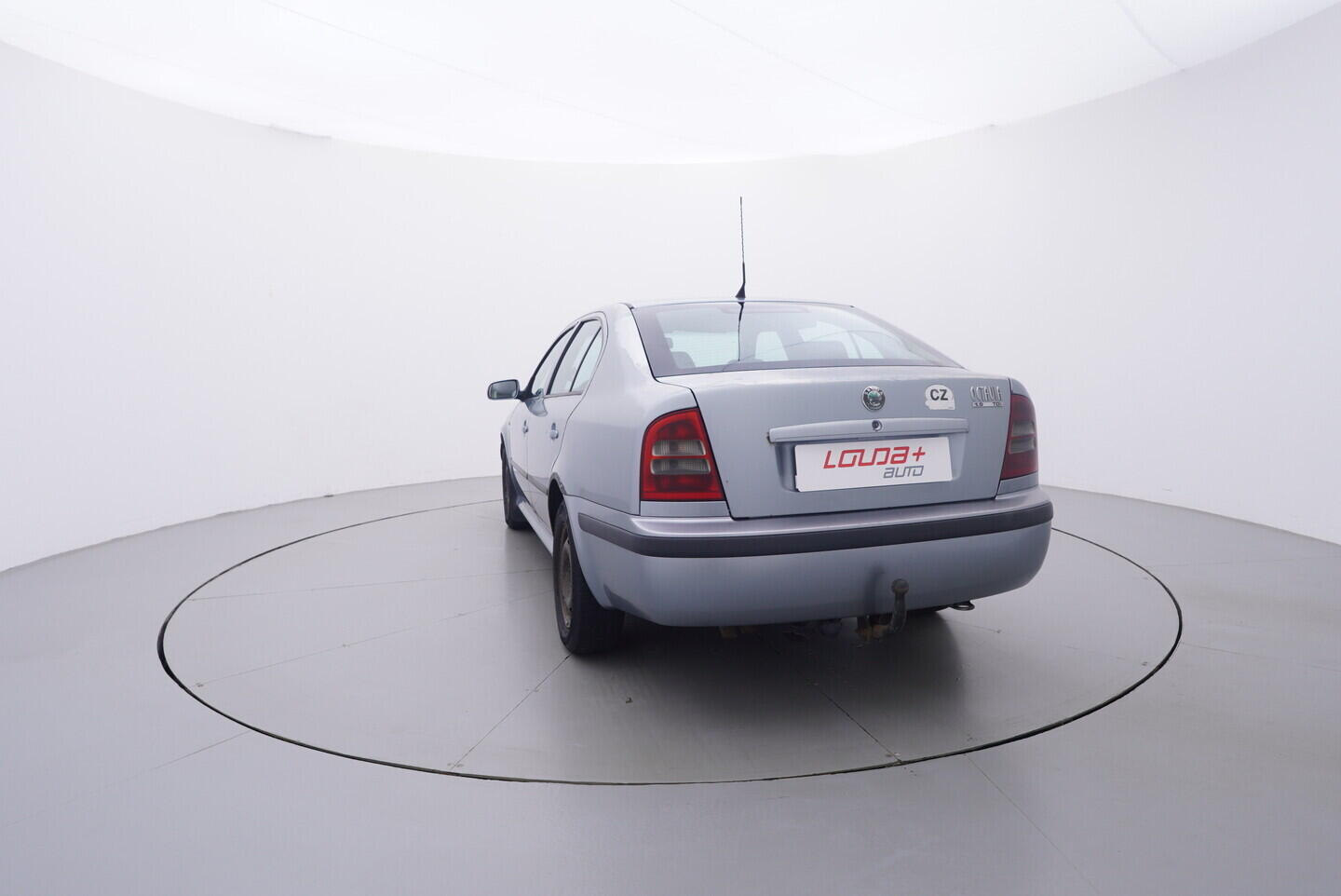 OV190V11026_13.webp_OCTAVIA Elegance 1.9 TDI 81 kW manuál