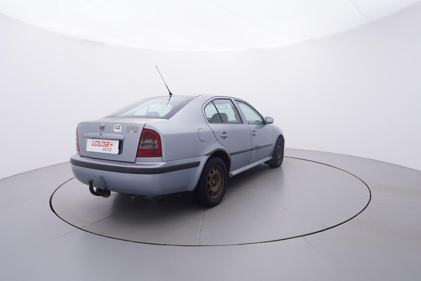 OV190V11026_14.webp_OCTAVIA Elegance 1.9 TDI 81 kW manuál