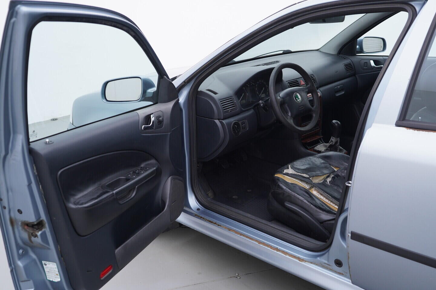 OV190V11026_18.webp_OCTAVIA Elegance 1.9 TDI 81 kW manuál