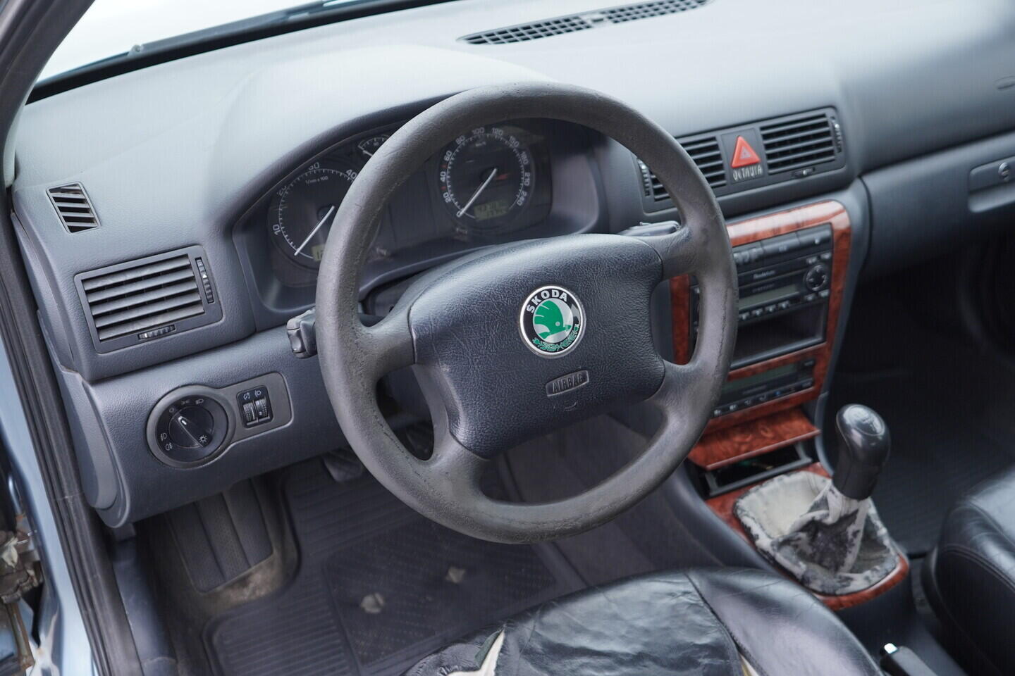 OV190V11026_22.webp_OCTAVIA Elegance 1.9 TDI 81 kW manuál