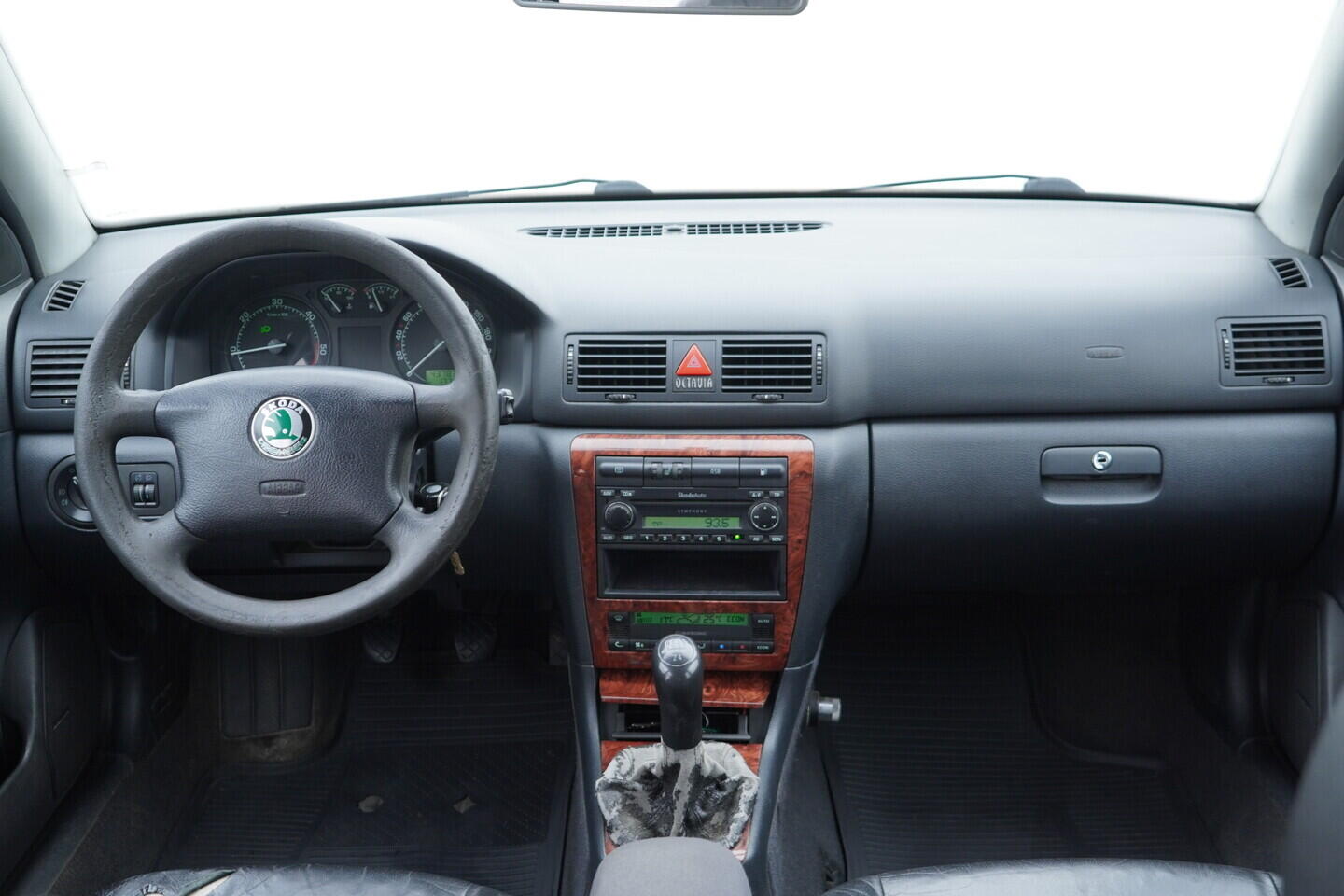 OV190V11026_26.webp_OCTAVIA Elegance 1.9 TDI 81 kW manuál