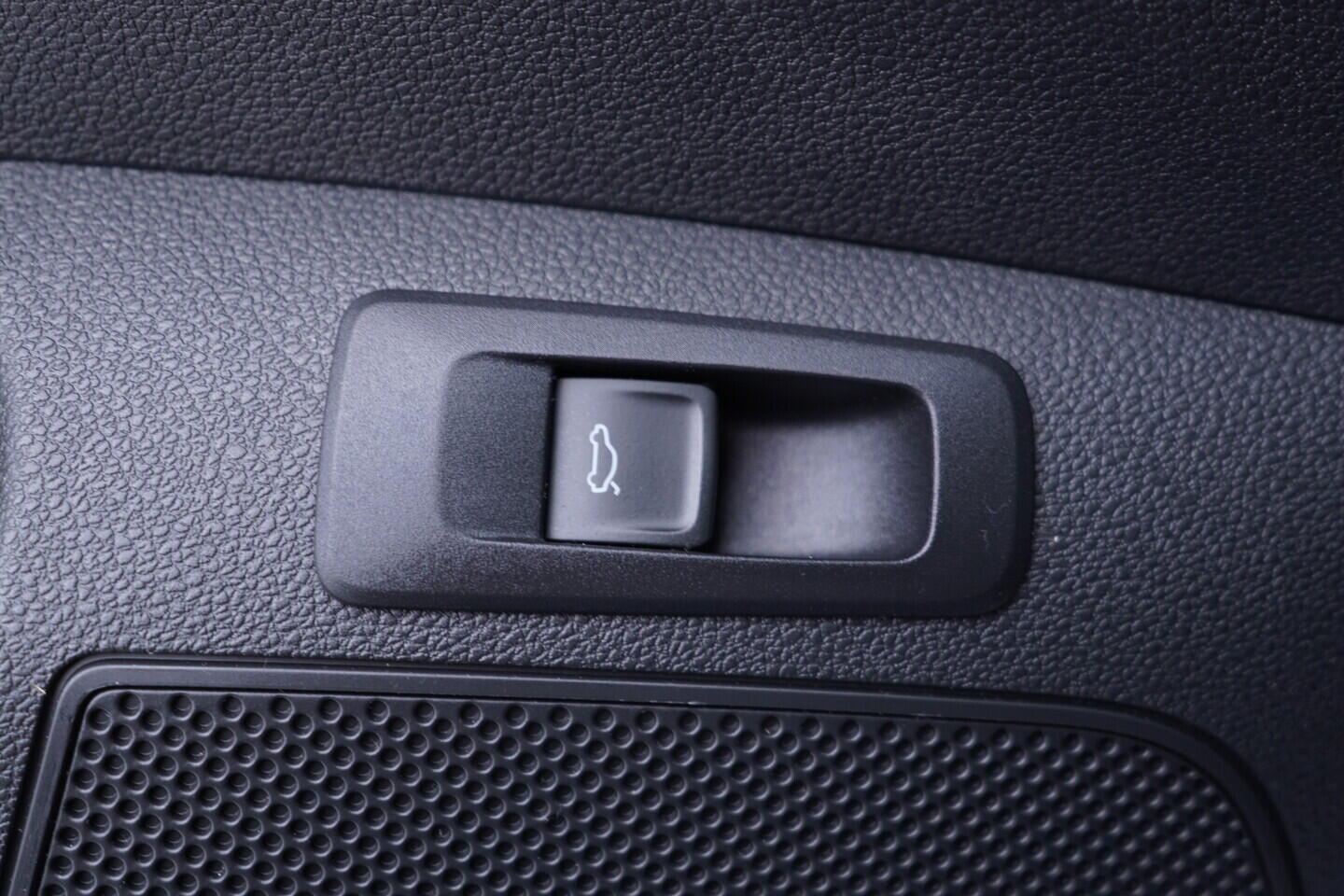 OV190V11027_21.webp_KAROQ Selection 1.5 TSI 110 kW automat, DPH