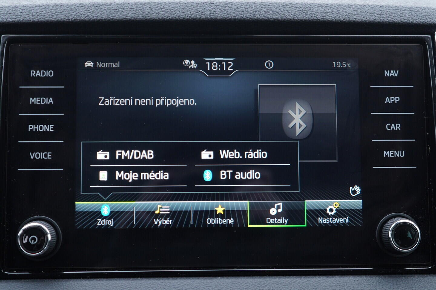 OV190V11027_31.webp_KAROQ Selection 1.5 TSI 110 kW automat, DPH