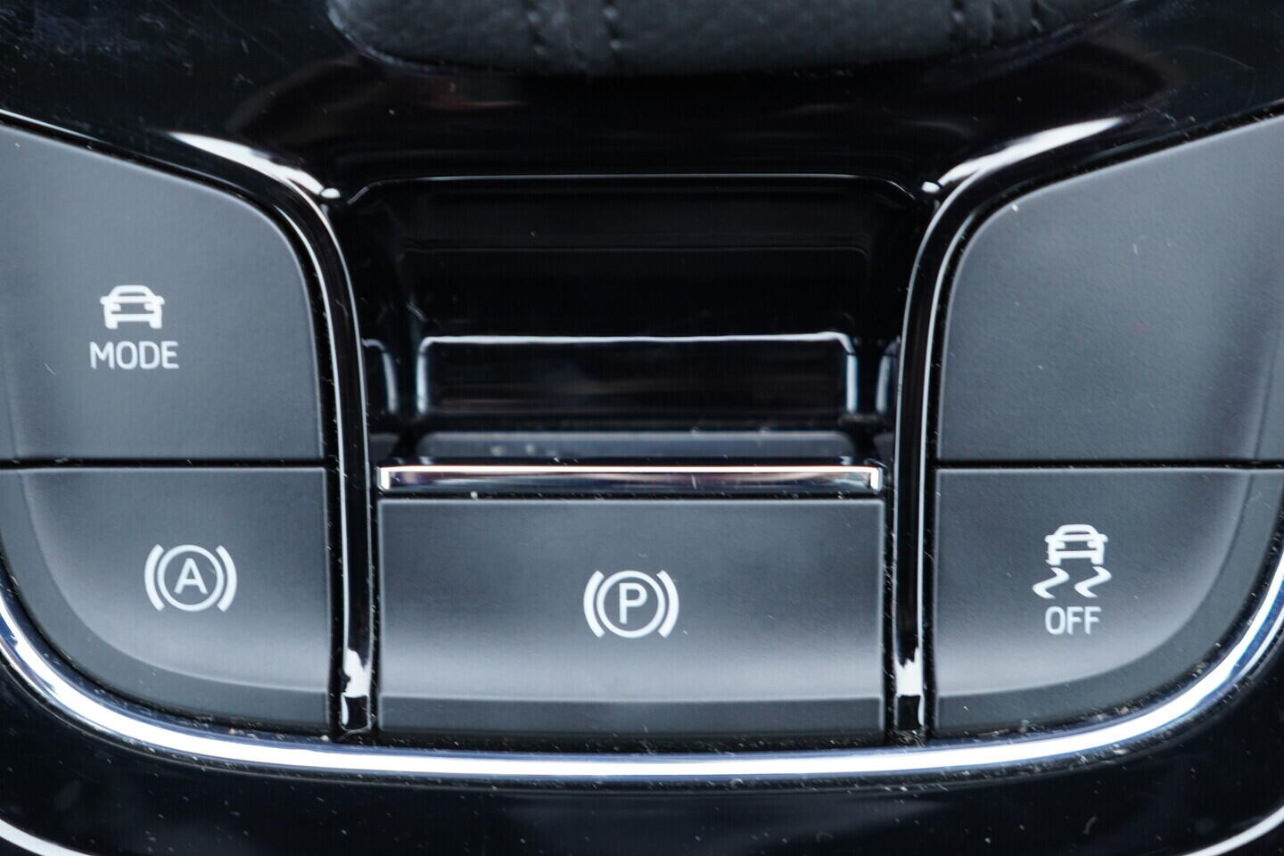 OV190V11027_36.webp_KAROQ Selection 1.5 TSI 110 kW automat, DPH