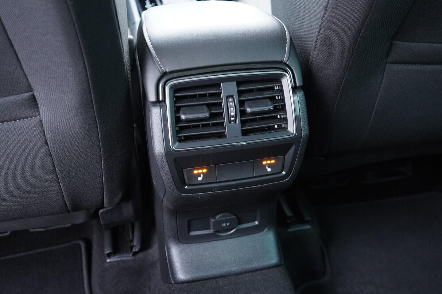 OV190V11027_38.webp_KAROQ Selection 1.5 TSI 110 kW automat, DPH