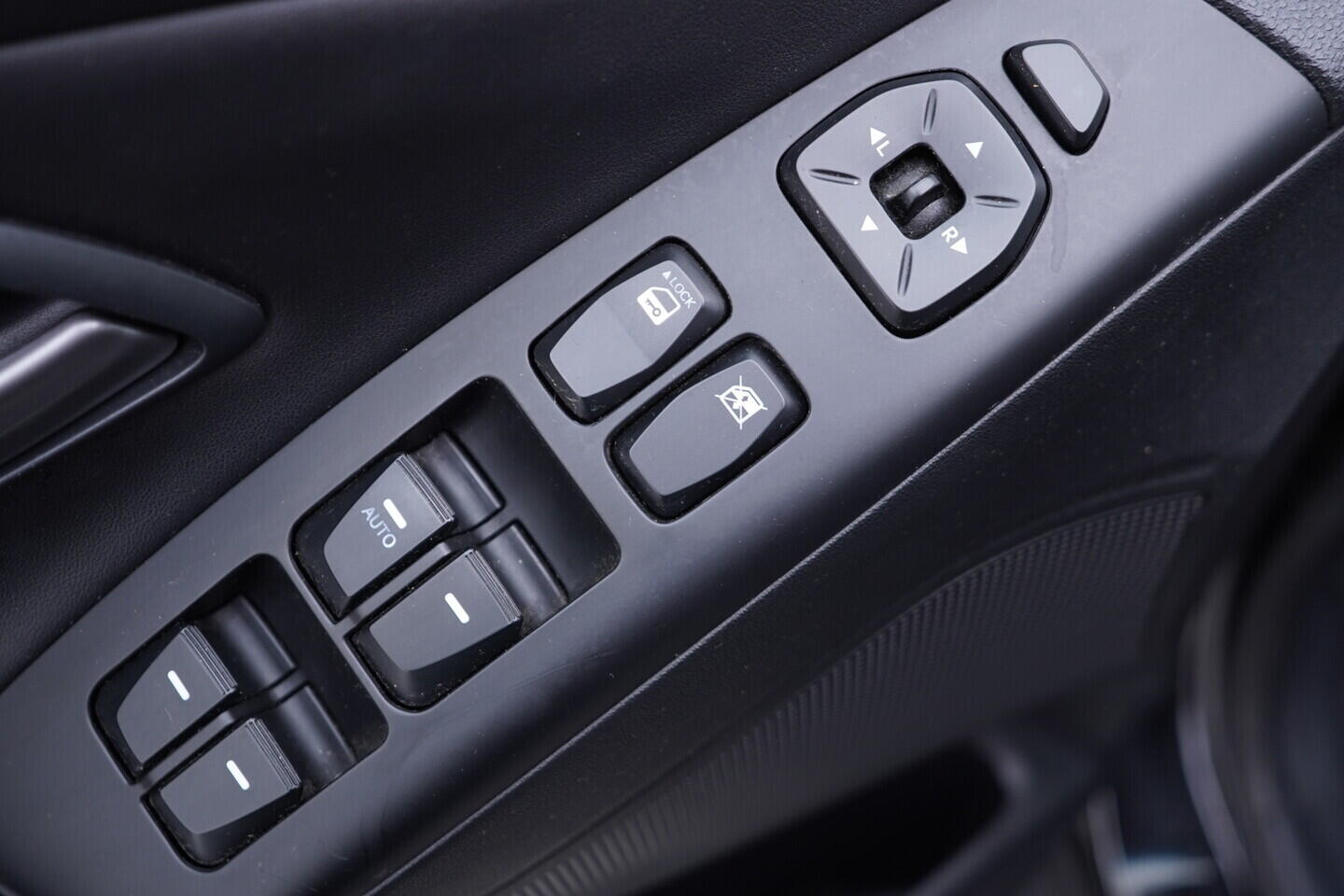 OV190V11032_20.webp_IX35  1.7 CRDI 85 kW manuál