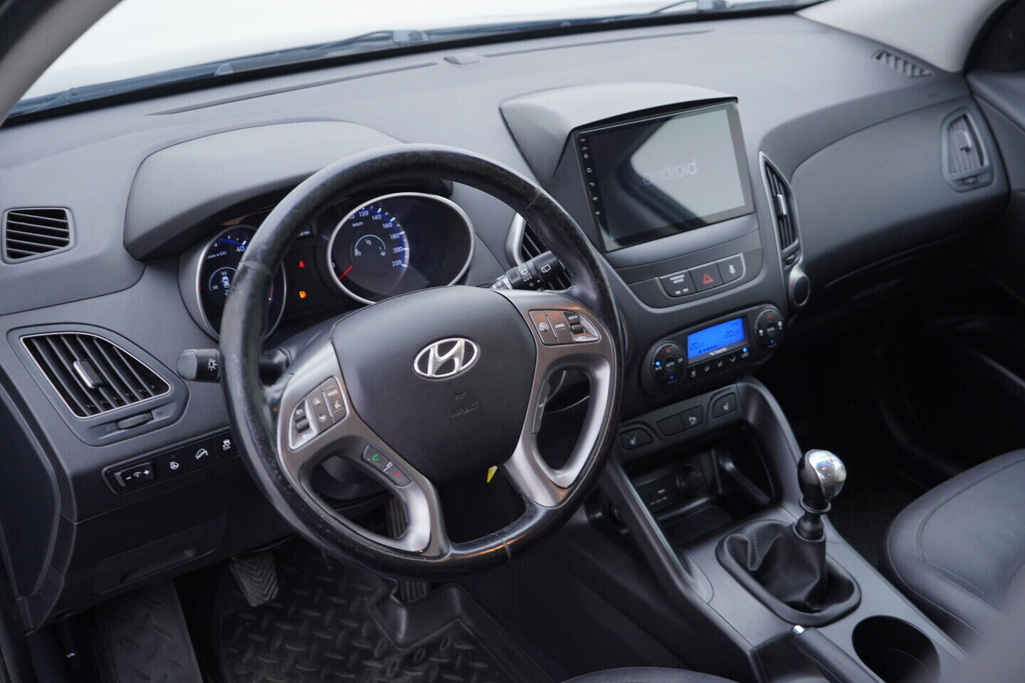 OV190V11032_21.webp_IX35  1.7 CRDI 85 kW manuál