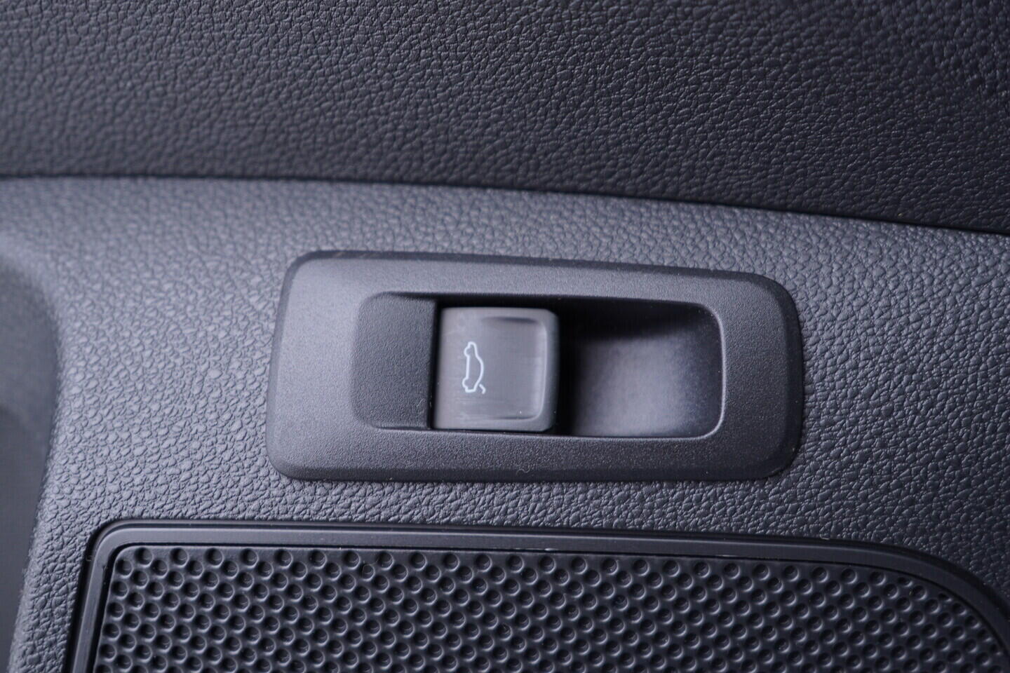 OV190V11033_21.webp_KAROQ Selection 1.5 TSI 110 kW automat, DPH