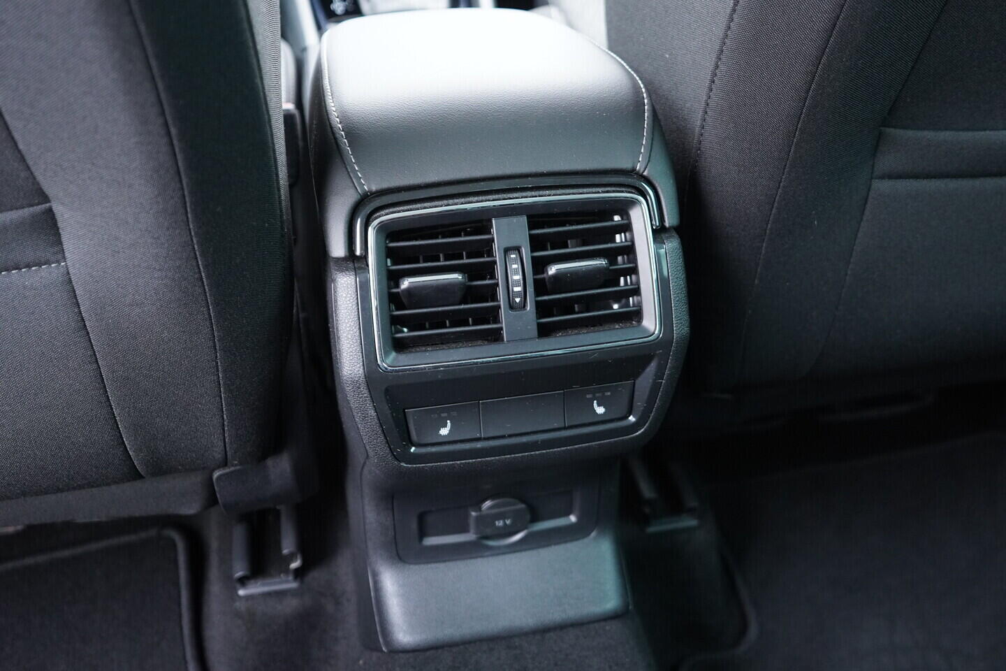 OV190V11033_37.webp_KAROQ Selection 1.5 TSI 110 kW automat, DPH