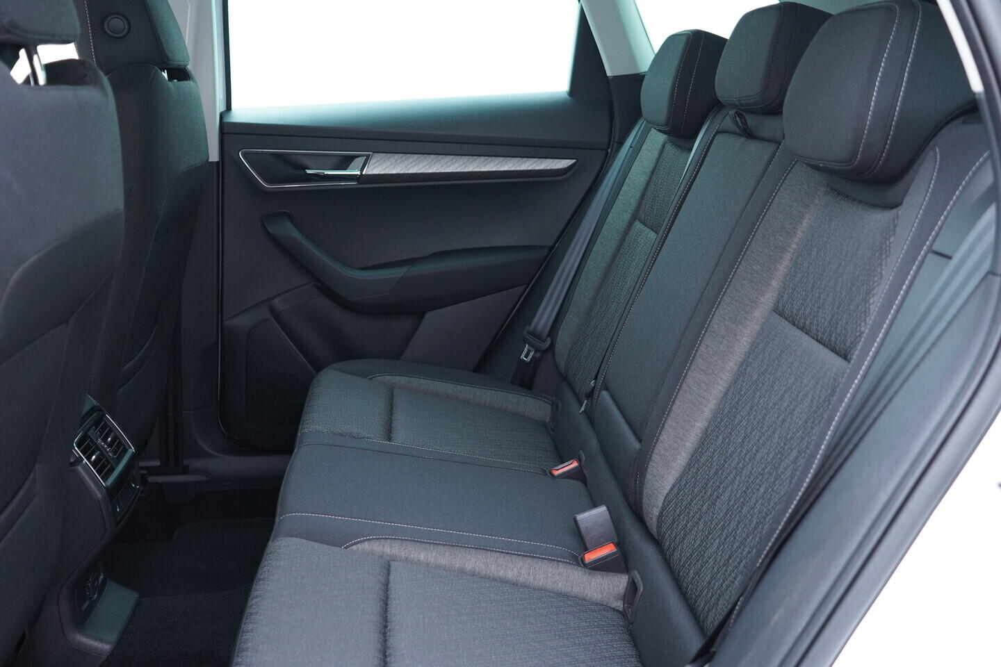 OV190V11033_38.webp_KAROQ Selection 1.5 TSI 110 kW automat, DPH