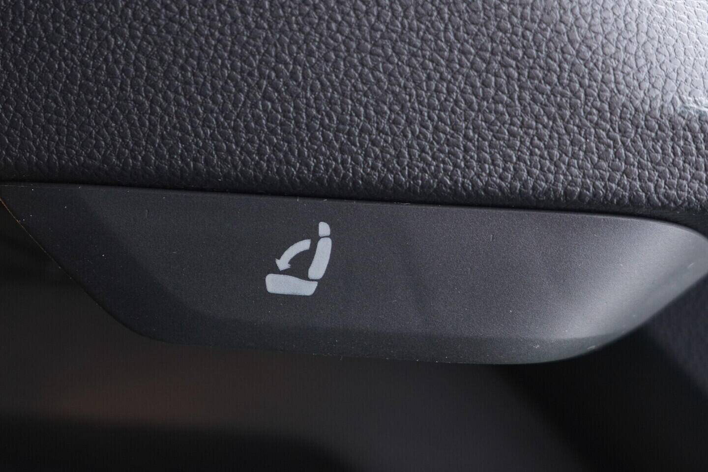 OV190V11033_42.webp_KAROQ Selection 1.5 TSI 110 kW automat, DPH