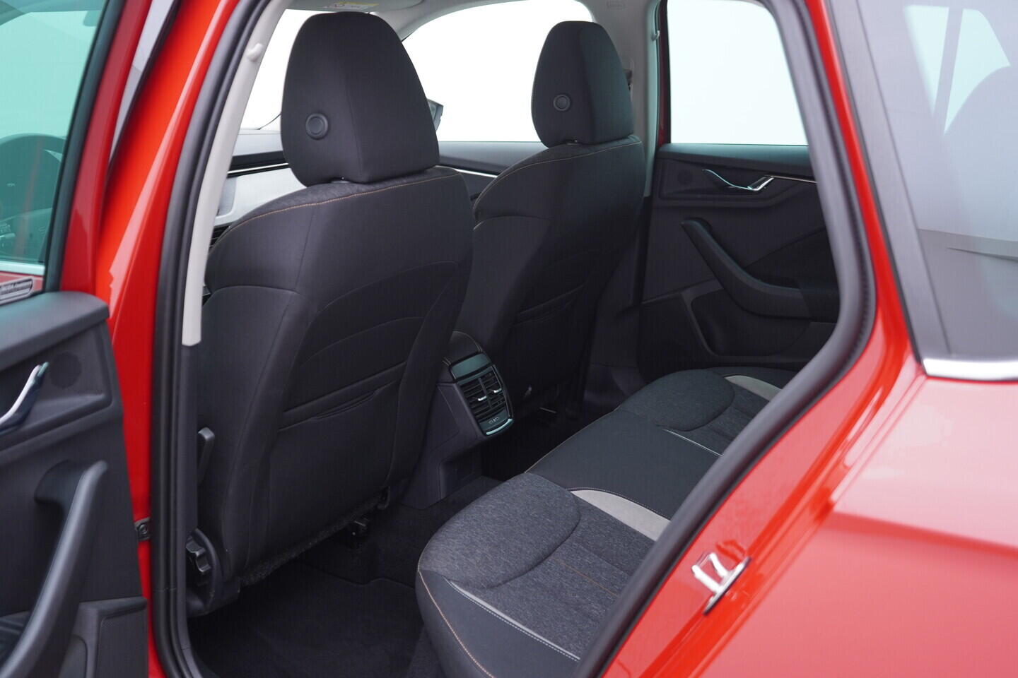 OV190V11039_35.webp_KAMIQ Top Selection 1.5 TSI 110 kW manuál, DPH