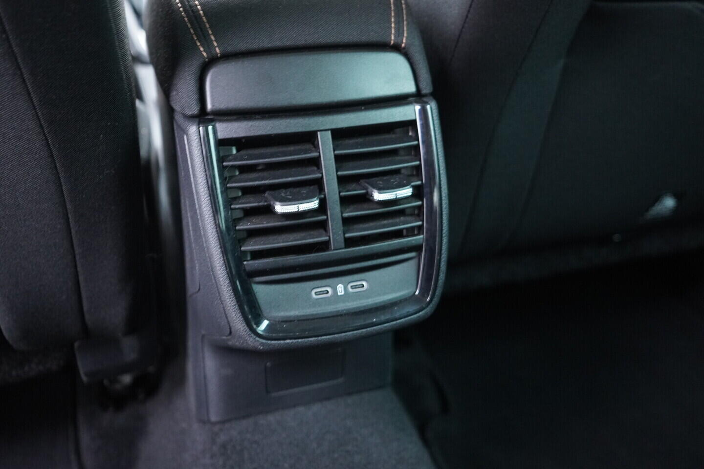 OV190V11039_37.webp_KAMIQ Top Selection 1.5 TSI 110 kW manuál, DPH