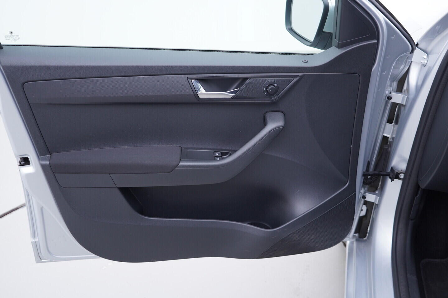 OV190V11041_19.webp_FABIA Ambition 1.0 MPI 55 kW manuál, DPH