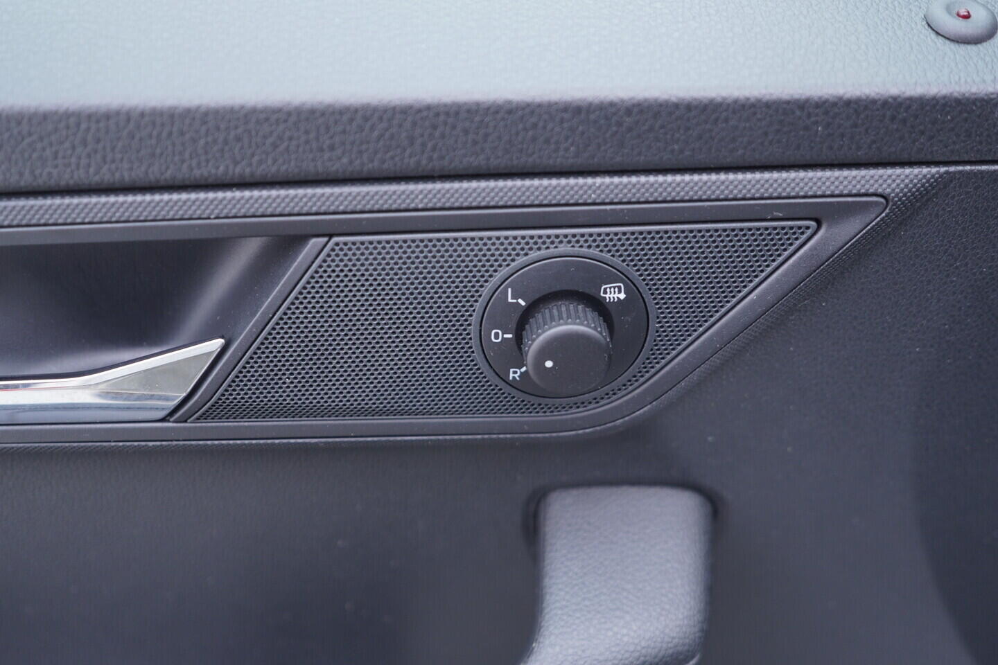 OV190V11041_20.webp_FABIA Ambition 1.0 MPI 55 kW manuál, DPH