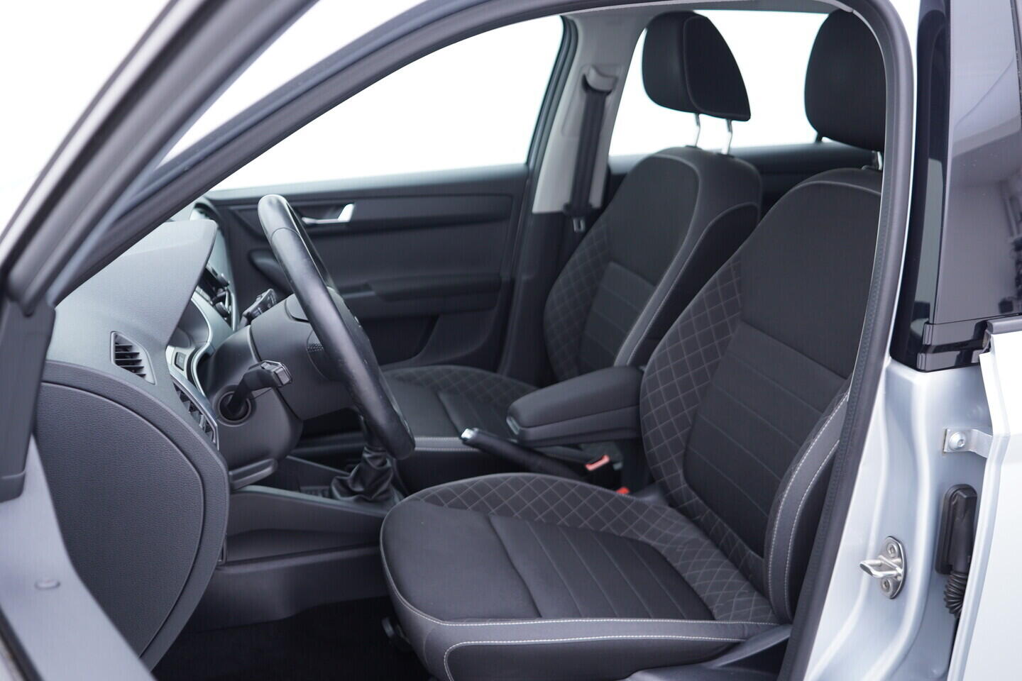 OV190V11041_23.webp_FABIA Ambition 1.0 MPI 55 kW manuál, DPH