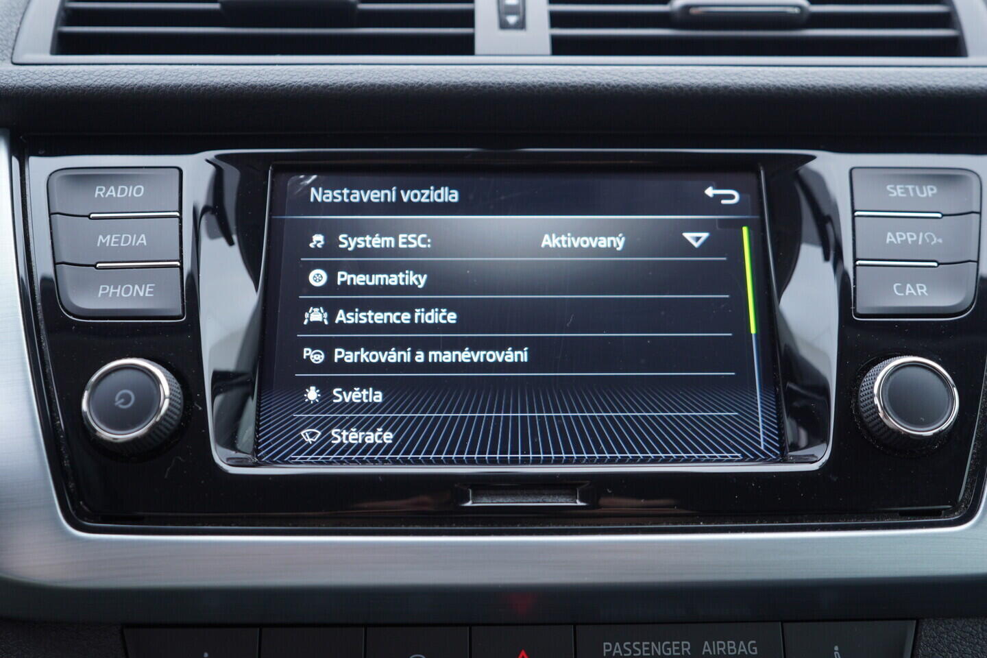 OV190V11041_30.webp_FABIA Ambition 1.0 MPI 55 kW manuál, DPH