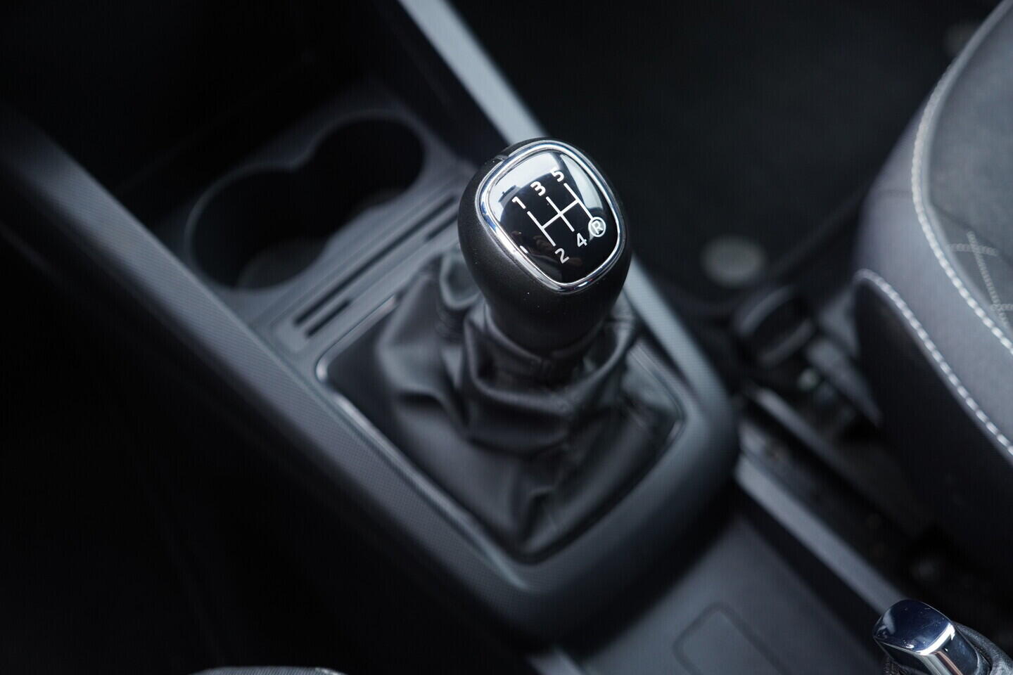 OV190V11041_34.webp_FABIA Ambition 1.0 MPI 55 kW manuál, DPH