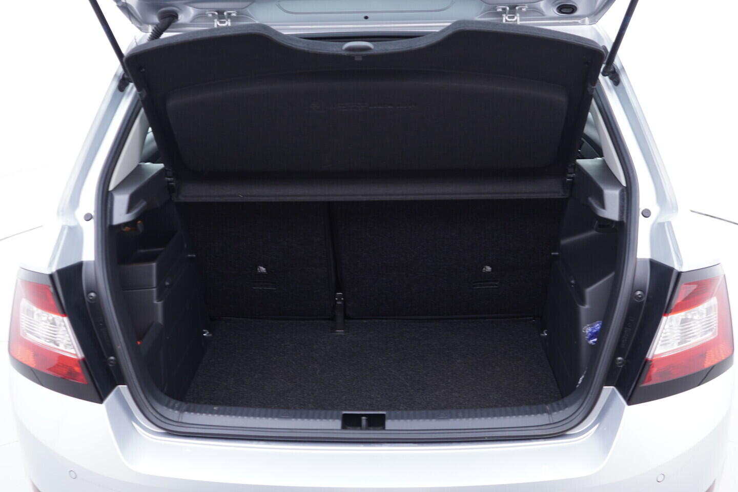 OV190V11041_37.webp_FABIA Ambition 1.0 MPI 55 kW manuál, DPH