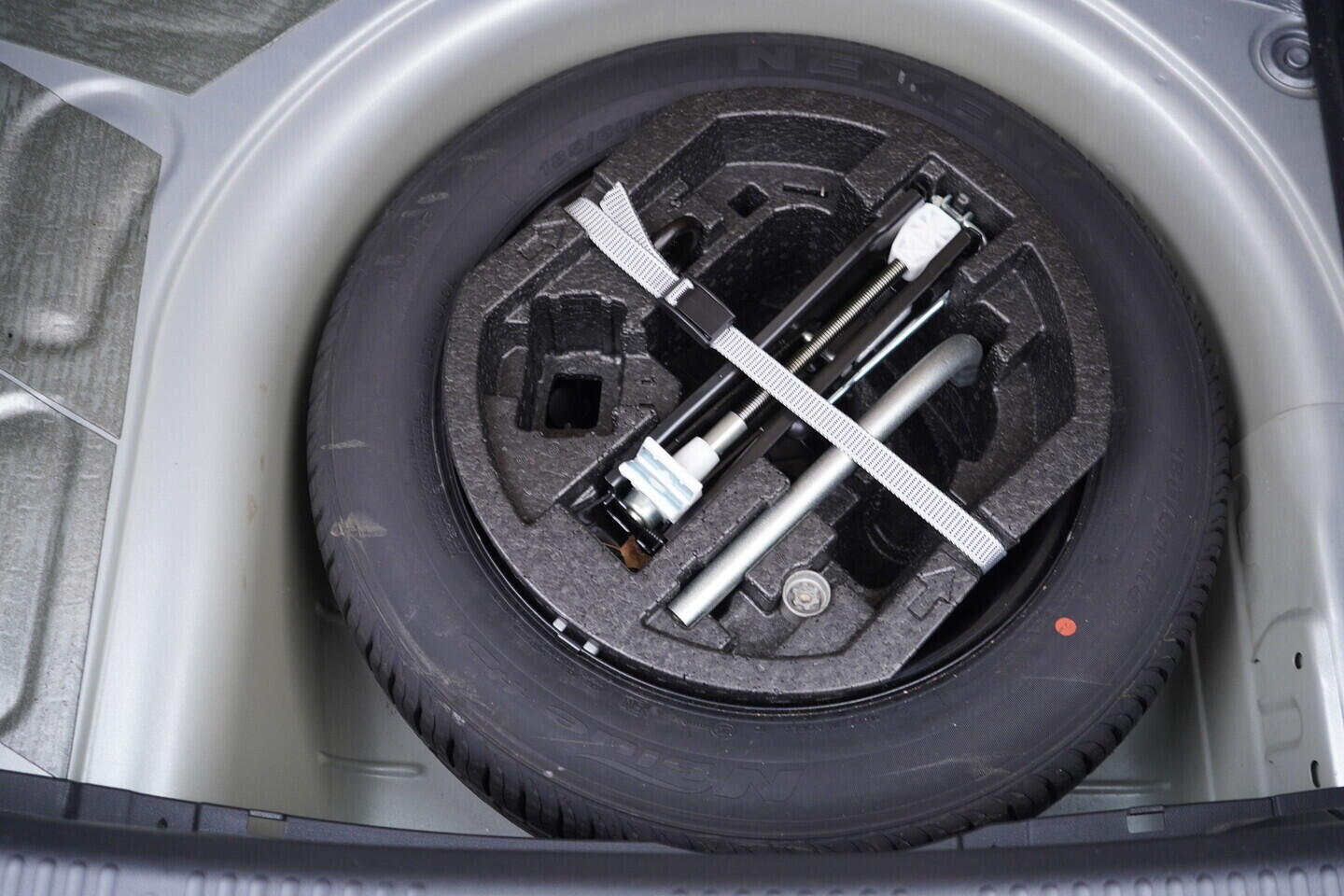 OV190V11041_38.webp_FABIA Ambition 1.0 MPI 55 kW manuál, DPH