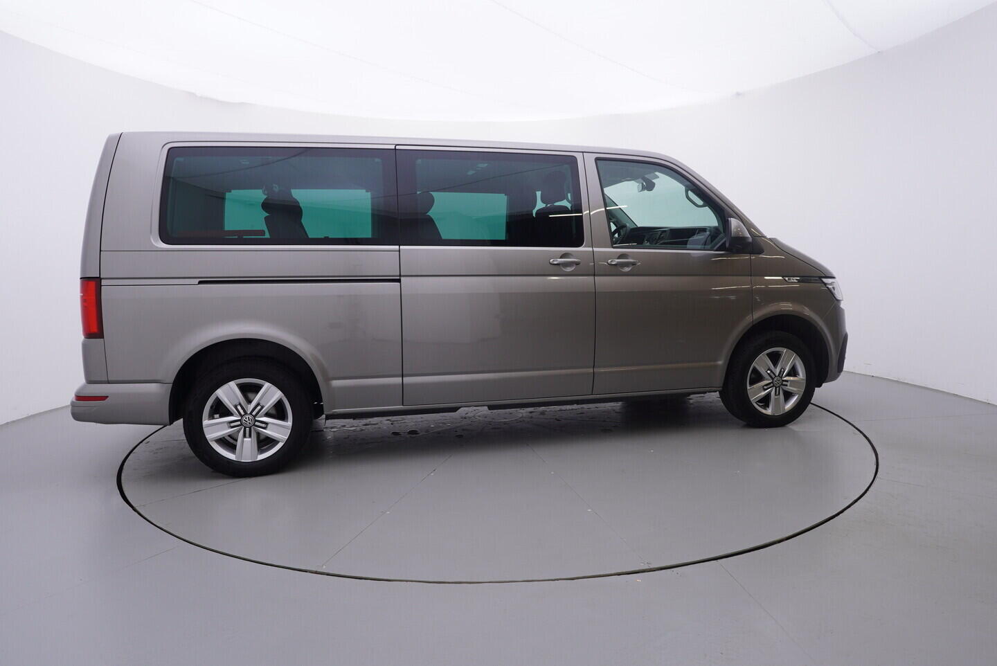 OV190V11042_15.webp_CARAVELLE  2.0 TDI 110 kW automat, DPH