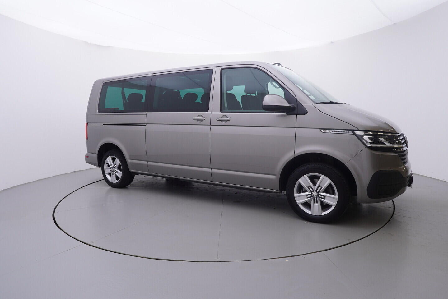 OV190V11042_16.webp_CARAVELLE  2.0 TDI 110 kW automat, DPH