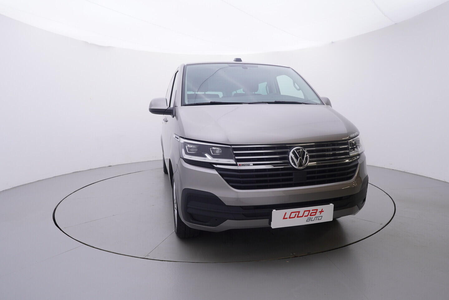 OV190V11042_17.webp_CARAVELLE  2.0 TDI 110 kW automat, DPH