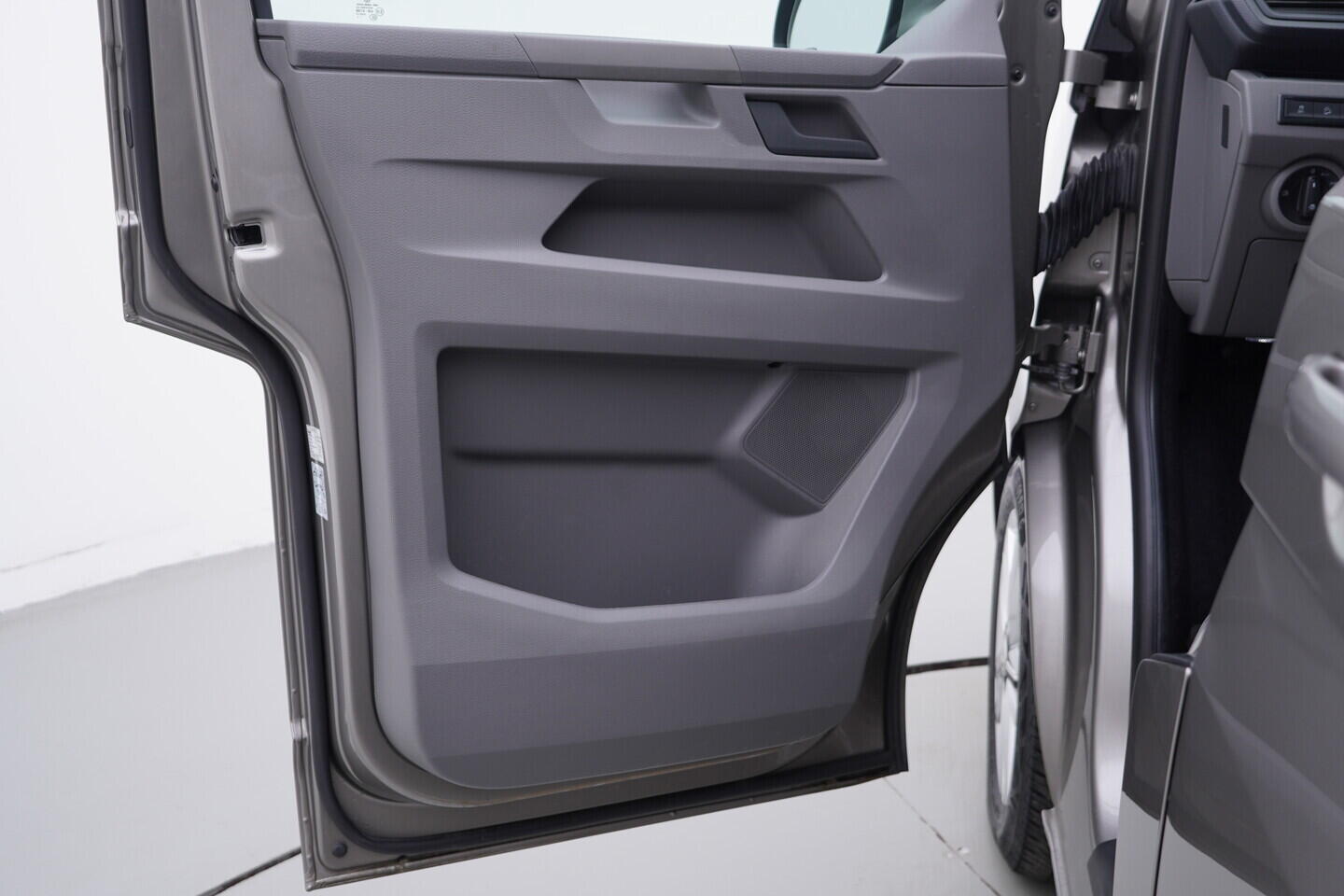 OV190V11042_19.webp_CARAVELLE  2.0 TDI 110 kW automat, DPH