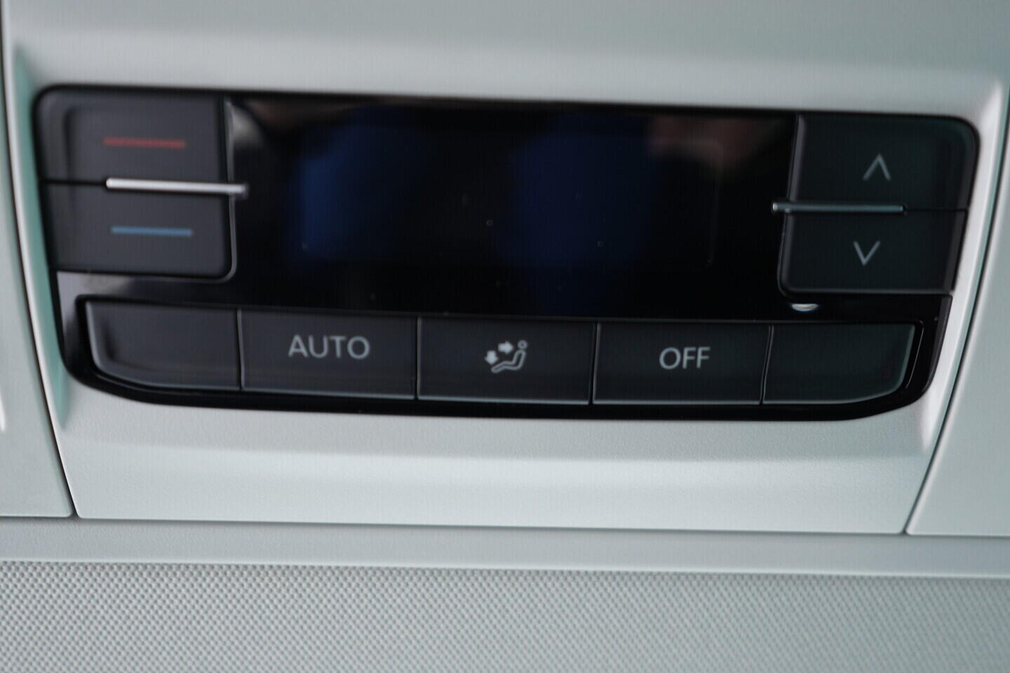 OV190V11042_35.webp_CARAVELLE  2.0 TDI 110 kW automat, DPH