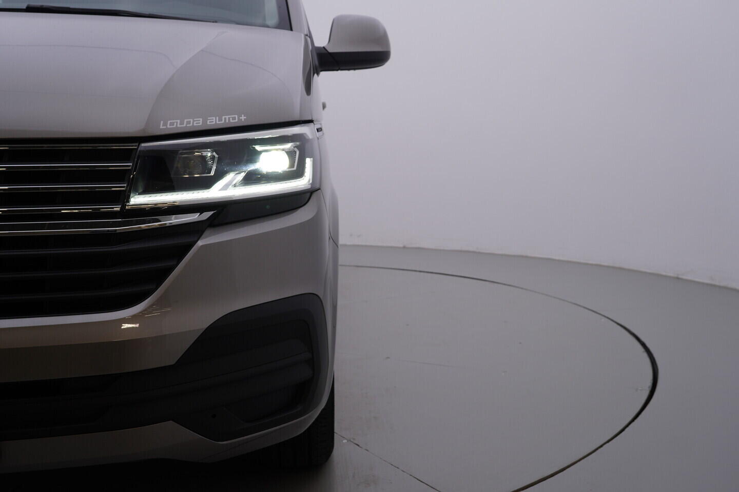 OV190V11042_44.webp_CARAVELLE  2.0 TDI 110 kW automat, DPH