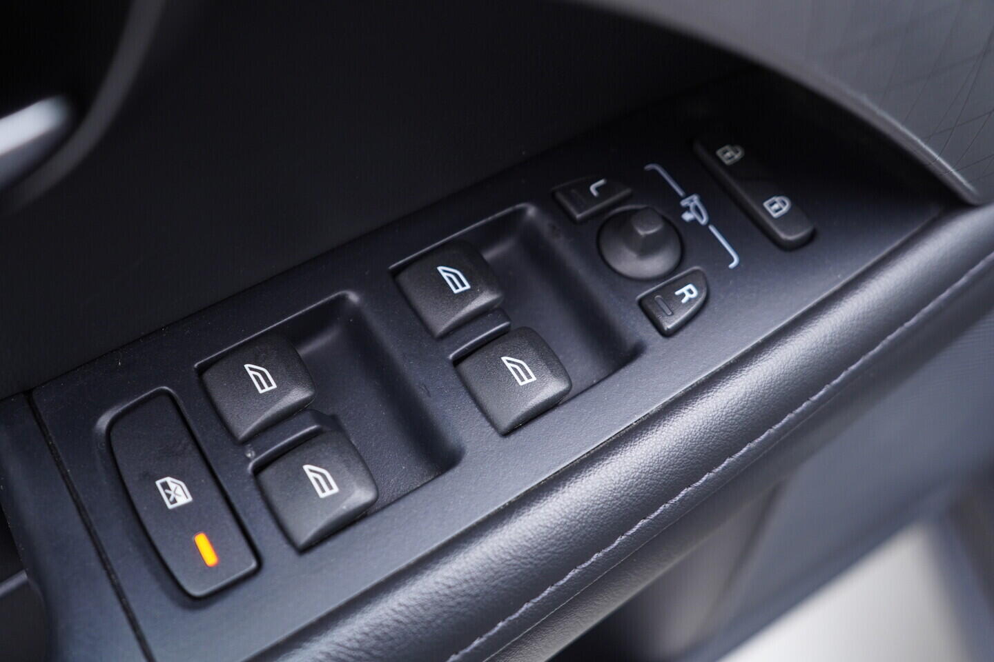 OV190V11043_20.webp_XC70 Summum 2.0  120 kW manuál