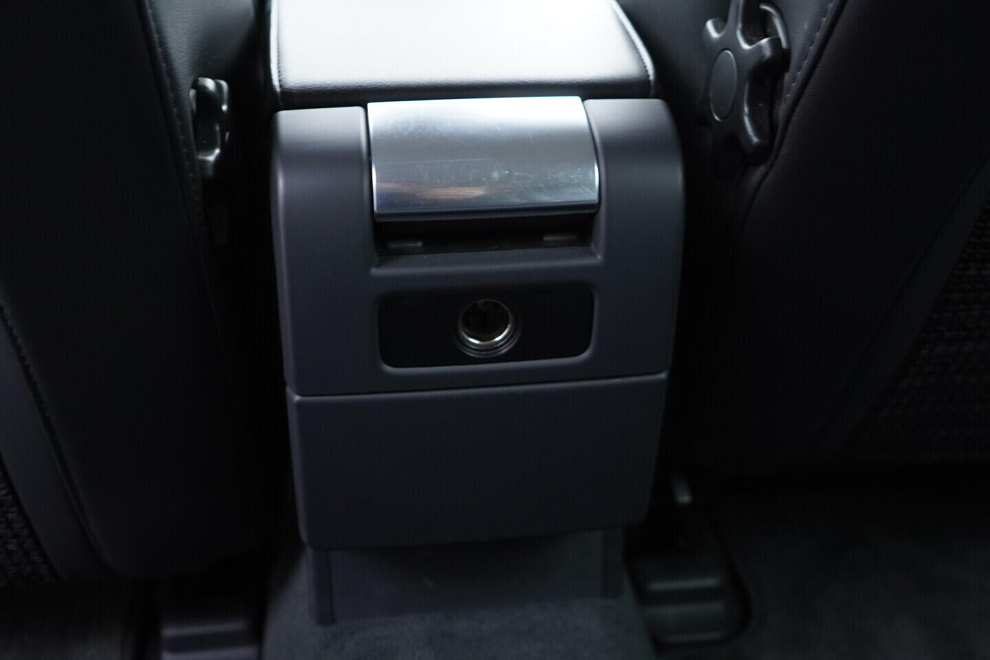 OV190V11043_38.webp_XC70 Summum 2.0  120 kW manuál
