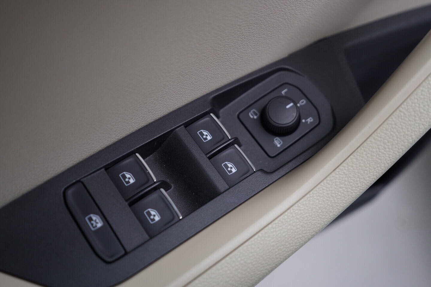 OV190V11044_20.webp_KAROQ Style Comfort 1.5 TSI 110 kW automat