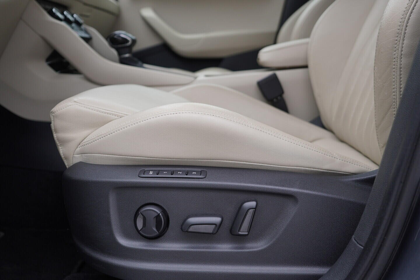 OV190V11044_21.webp_KAROQ Style Comfort 1.5 TSI 110 kW automat